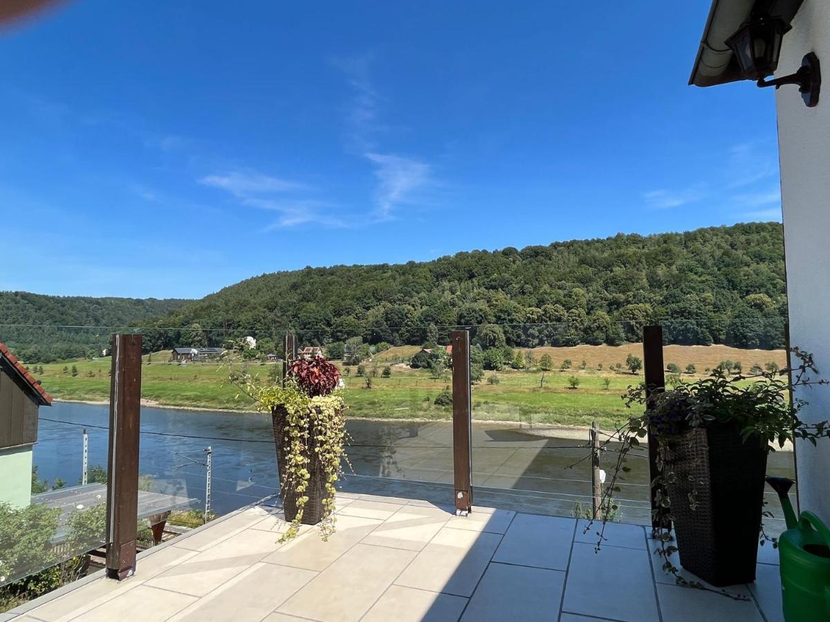 Saechsische-Schweiz-Ferienhaus-Wohnung-1-Mit-Elbblick-Sauna-Und-Kamin Кьонихщайн ан дер Елбе Екстериор снимка