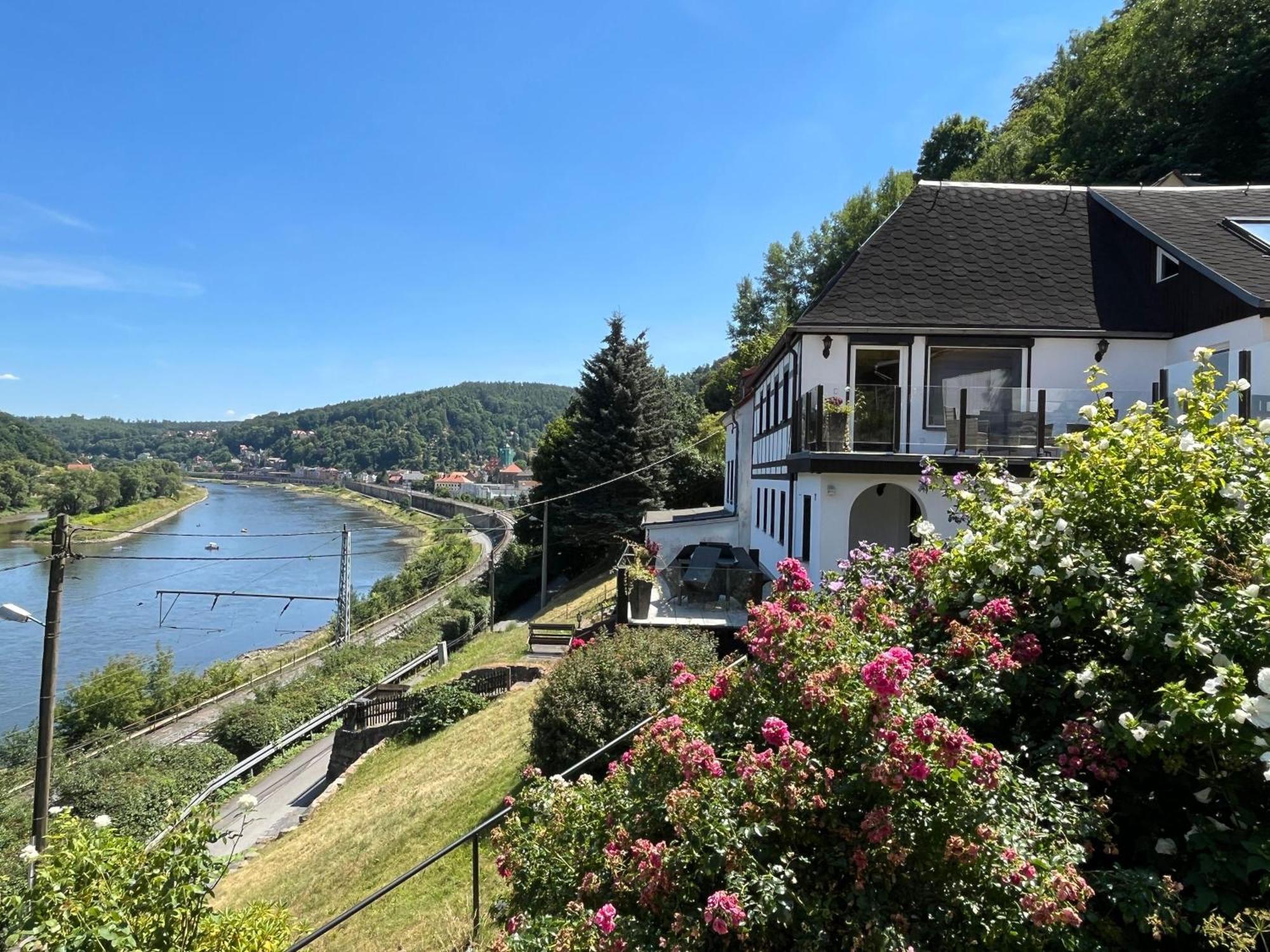 Saechsische-Schweiz-Ferienhaus-Wohnung-1-Mit-Elbblick-Sauna-Und-Kamin Кьонихщайн ан дер Елбе Екстериор снимка